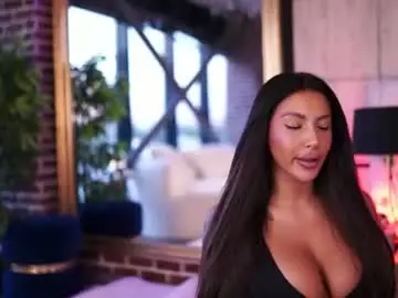 Aishaadevoe  live sex cam