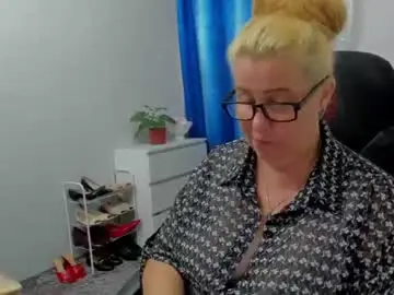 Fraumartha  live sex cam