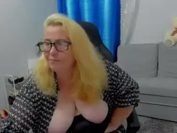 Fraumartha  live sex cam
