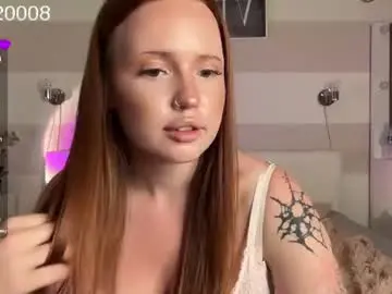 Kikiborny  live sex cam