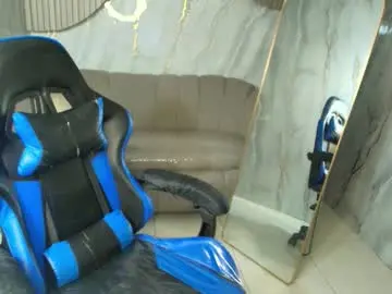 Martina1_r  live sex cam