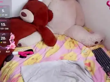 Naomi_kiing  live sex cam