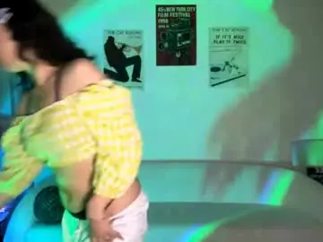 Pricillalivsey  live sex cam