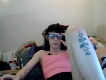 Pyrowitdarizz  live sex cam