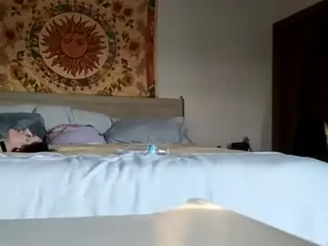 Sexxxyredd313  live sex cam