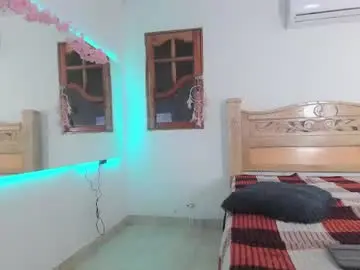 Bratz_glloe  live sex cam