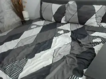 Dyanne18  live sex cam