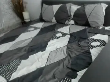 Dyanne18  live sex cam