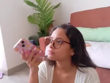 Giablue20  live sex cam