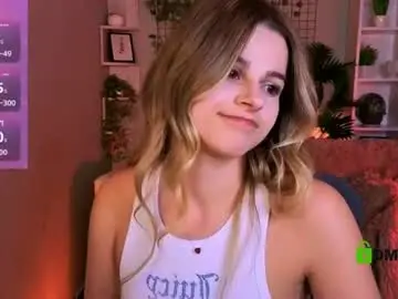 Luckybabymeow  live sex cam