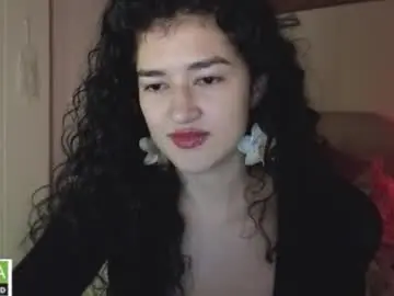 Yourdreamgirl2025  live sex cam