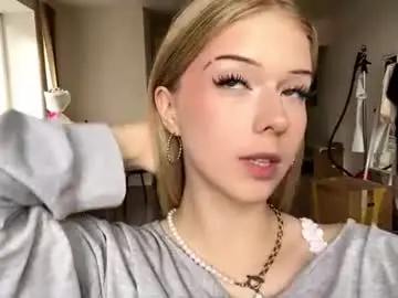 Emilymits  live sex cam