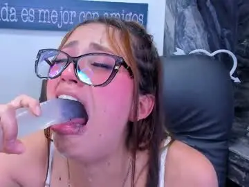 Foxy_aleja  live sex cam