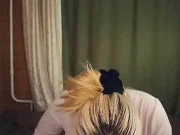 Keenakosbab  live sex cam