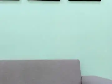 Nicoll_89  live sex cam
