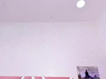 Nicoll_89  live sex cam