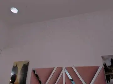 Nicoll_89  live sex cam