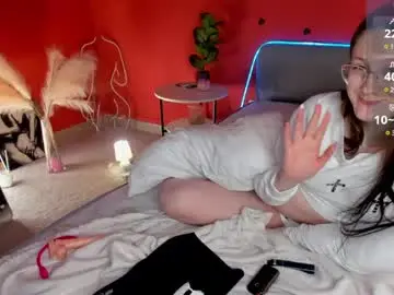 Queenmilena  live sex cam