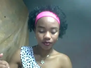 Sylviette  live sex cam