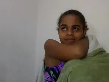 Delphineee  live sex cam