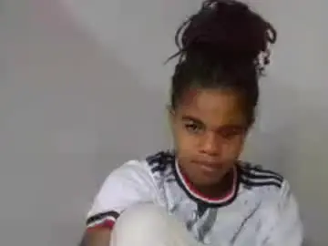 Delphineee  live sex cam