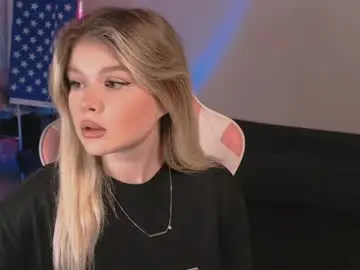 Veronaaura  live sex cam