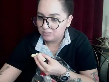 Allyiah  live sex cam