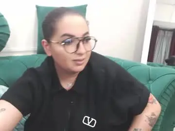 Allyiah  live sex cam