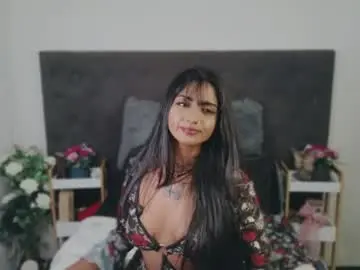 Delilah_blazee  live sex cam