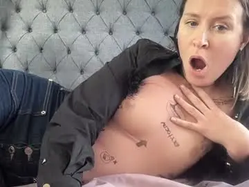 Eatmypie69  live sex cam