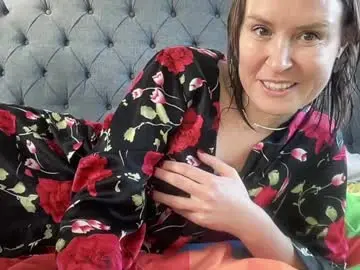 Eatmypie69  live sex cam