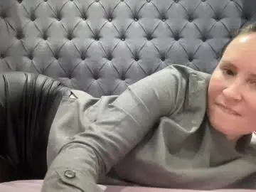 Eatmypie69  live sex cam