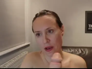 Eatmypie69  live sex cam