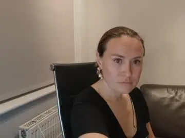 Eatmypie69  live sex cam