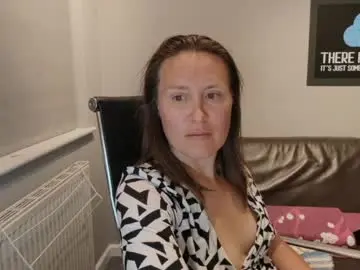 Eatmypie69  live sex cam