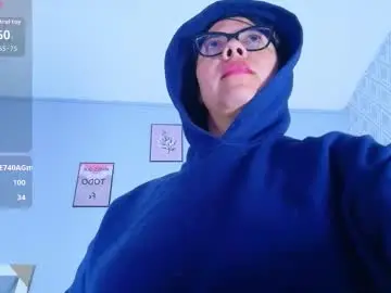 Hornylatimommy  live sex cam