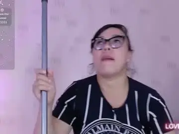 Hornylatimommy  live sex cam