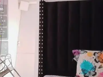 Hornylatimommy  live sex cam