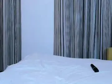 Veneradi615  live sex cam