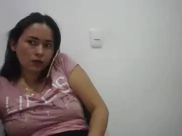 Erin_smith23x  live sex cam