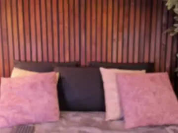 Sharonlyn  live sex cam