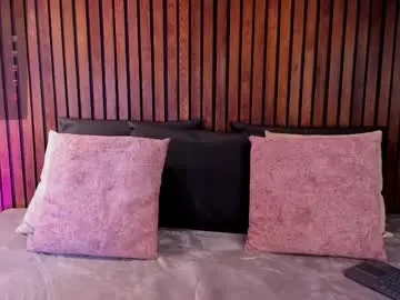 Sharonlyn  live sex cam