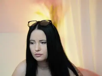 Adelineroze  live sex cam