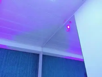 Leamoreau__  live sex cam