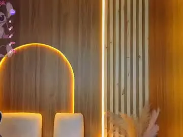 Lia_queen_tx  live sex cam