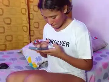 Lunaa__velvet  live sex cam