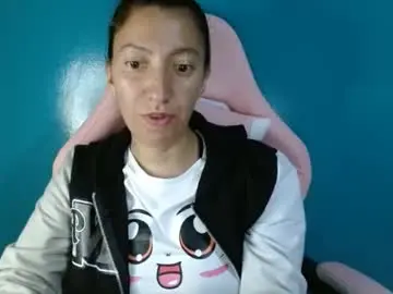 Candymilfff  live sex cam