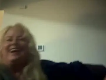 Helloimhunny  live sex cam
