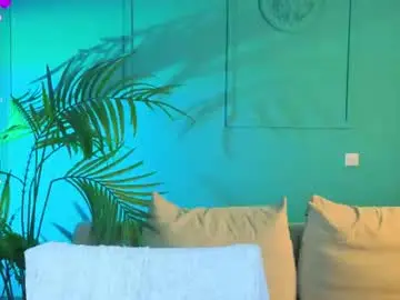 Lindsi_luvviv  live sex cam