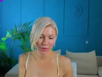Lindsi_luvviv  live sex cam
